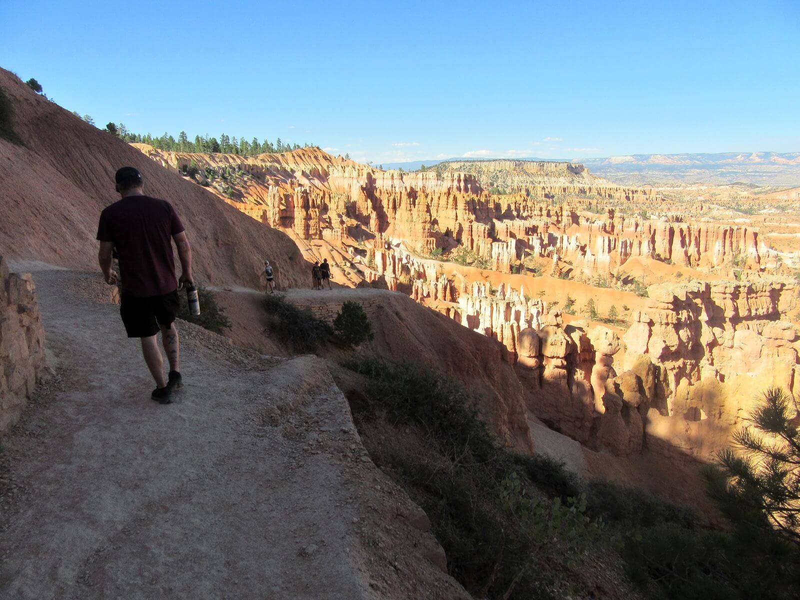 Hiking the Navajo Loop in Bryce Canyon